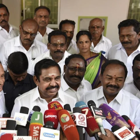 `அ.தி.மு.க-வில் இருக்கும் அனைவரும் தலைவர்கள்தான்!' - எடப்பாடி பழனிசாமி