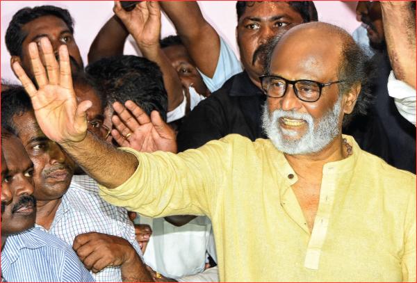 `யார் யார்... ஜெயிப்பா?' - `தர்பார்' பிரேக்கில் ரஜினியின் டிஸ்கஷன்