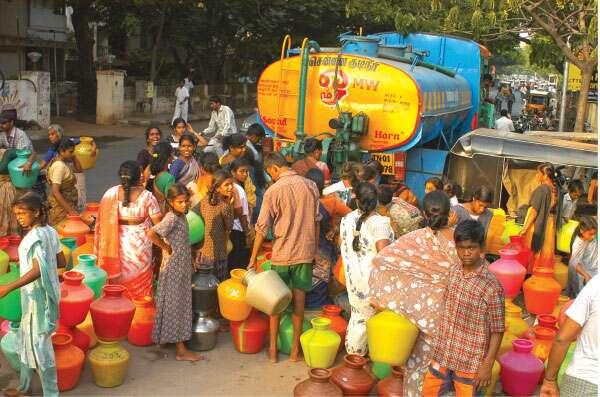 தண்ணீருக்குத் தவிக்கும் தலைநகர மக்கள்... மெட்ரோ வாட்டரில் விளையாடும் அரசியல்!