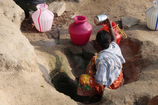 `குடிநீர் சேகரிக்கவே பாதிநாள் போய்விடும்!' மதுரை கிராமங்களின் வறட்சியும் வேதனையும்