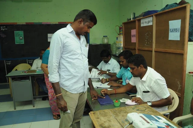 கடந்தமுறையை விடக் கூடுதலாக பதிவான 16 வாக்குகள்! - ஈரோடு மறு வாக்குப்பதிவு ரிப்போர்ட்