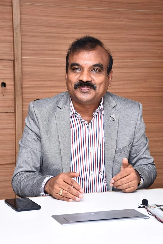 இன்ஜினீயரிங் படித்தால் வேலை கிடைக்காதா? - பதிலளிக்கிறார் கல்வி ஆலோசகர் ரமேஷ் பிரபா! #LetsLearn