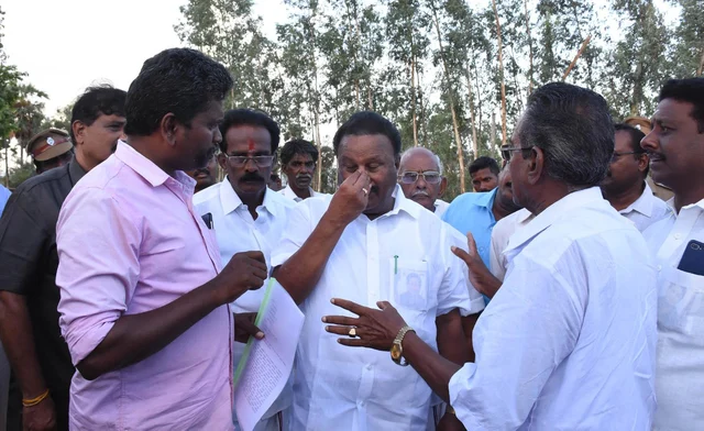``சசிகலாவுக்கும், தினகரனுக்கும் அ.தி.மு.க-வில் இடமில்லை!” - திண்டுக்கல் சீனிவாசன் உறுதி