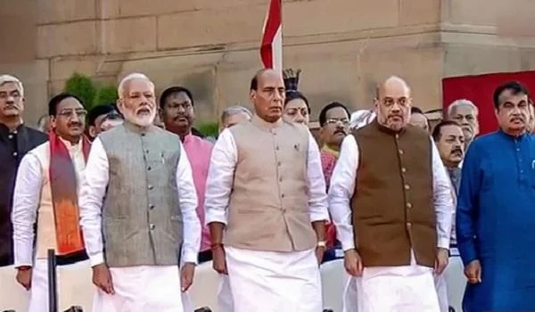 ''கலக்கத்தில் மாநிலத் தலைமை.. முகம்சுளிக்கும் மத்திய தலைமை! - அரசியல் பழகும் பி.ஜே.பி தலைவர்கள்
