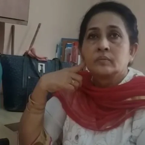 `சமாளிக்கிறது கஷ்டம்; உங்களுக்கு அட்மிஷன் கிடையாது' - தந்தை இல்லாத மாணவனை சேர்க்க மறுத்த பள்ளி!