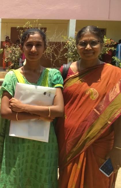 `ஒருவழியா செல்வி, காலேஜ்ல படிக்க சீட் கிடைச்சிடுச்சு' அரசுப் பள்ளி ஆசிரியை நிம்மதி!