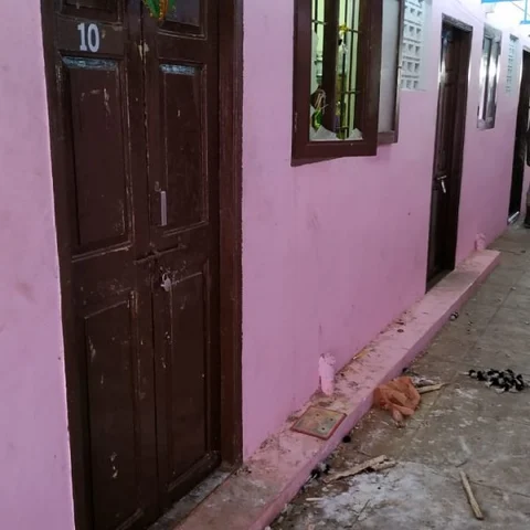 `வீட்டுக்குள் வைத்து பூட்டிய மனைவி; கேட்காத கணவர்' - 8 பேர் மீது ஆசிட் வீசிய பின்னணி #chennai