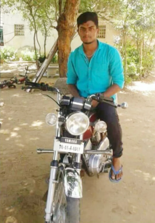 செல்பி மோகத்தால் உயிரைவிட்ட கல்லூரி மாணவர் மணிகண்டன்