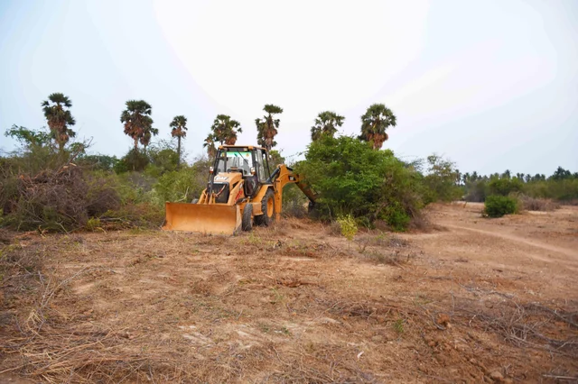 `மூதாட்டி, சிறுவர்கள் கொடுத்த ஊக்கம்; 25 நாள்கள் அயராத பணி'- மழைநீரைச் சேமிக்க களறங்கிய இளைஞர்கள் #WhereisMyWater
