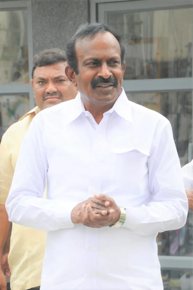 போக்குவரத்து ஊழியர்களுக்கென்று மருத்துவக்கல்லூரி தொடங்கப்பட்ட கதை! #LetsLearn
