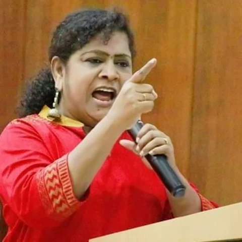 `ஆயுதம் குறித்து எந்தக் கருத்தும் பதிவிடவில்லை!'- பா.ஜ.க புகாருக்கு பேராசிரியர் சுந்தரவள்ளி விளக்கம்