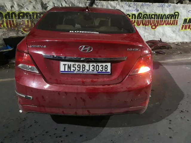 ``நீ அங்கே போ மச்சி!” - சொகுசு காரில் வந்தவர் போலீஸாருக்குக் கொடுத்த அதிர்ச்சி
