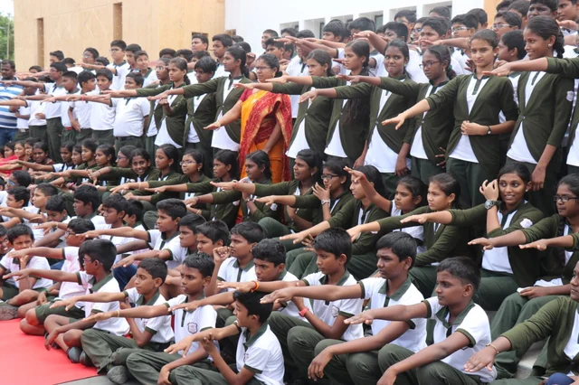கலாம் நினைவிடத்தில் உறுதி ஏற்ற மாணவர்கள்