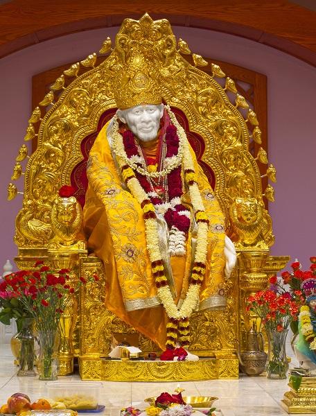 ``எப்போதும் பேராசை இல்லாதவர்களாக இருங்கள்" - பக்தருக்கு பாபா உணர்த்திய பாடம்! #SaiBaba