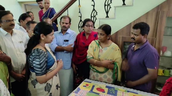உமா மகேஸ்வரி குடும்பத்தினருக்கு ஆறுதல் தெரிவித்த கனிமொழி