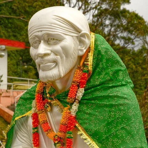 ``எப்போதும் பேராசை இல்லாதவர்களாக இருங்கள்" - பக்தருக்கு பாபா உணர்த்திய பாடம்! #SaiBaba