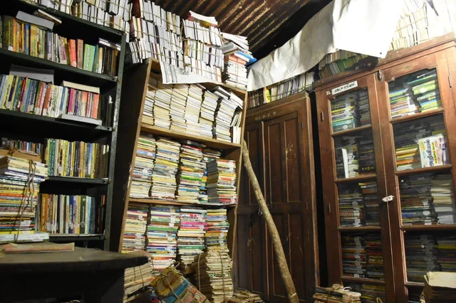 `30,000 புத்தகங்கள் உள்ளன... ஆனால் படிக்க இடம்தான் இல்லை’ - பரிதாப நிலையில் நீலகிரி நூலகம்