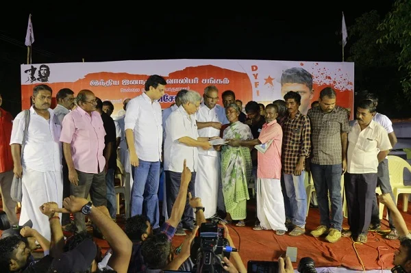 அசோக் குடும்பத்துக்கு உதவி