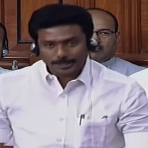`2.10 நிமிடம் ஆங்கிலத்தில் பேசினார்!" நாடாளுமன்றத்தில் ஒலித்த ரவீந்திரநாத்தின் கன்னிப் பேச்சு