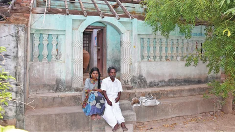 கஜா புயல் பாதித்த வீடு