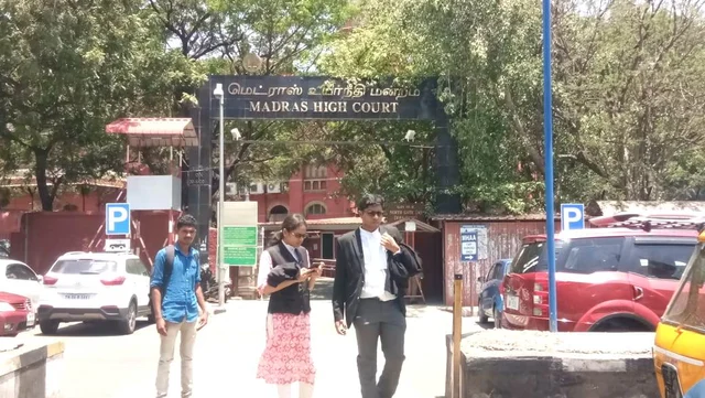 வழக்கு தொடுக்க சென்னைக்குச் சென்ற சந்திரன்