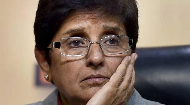 ``24 நேரத்தில் மன்னிப்பு கேட்க வேண்டும்” - கிரண் பேடிக்குக் கெடு விதித்த தி.மு.க