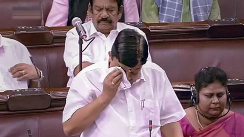 மாநிலங்களவையில் கண்கலங்கி பேசிய மைத்ரேயன்