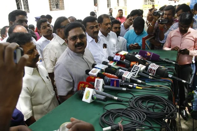 தினகரன்