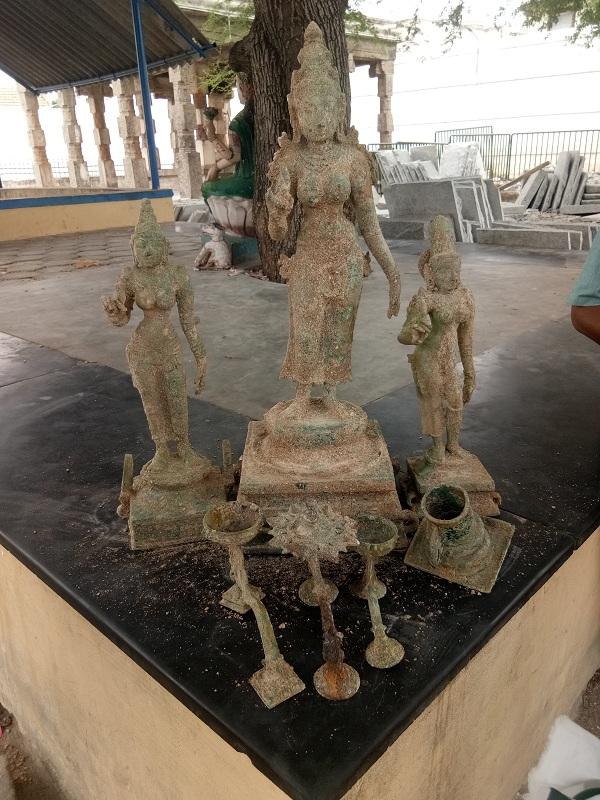 திருகாமநாத ஈஸ்வரன் கோயில் குடமுழுக்குப் பணி - தோண்டத்தோண்ட கிடைத்த சோழர் கால சிலைகள்!