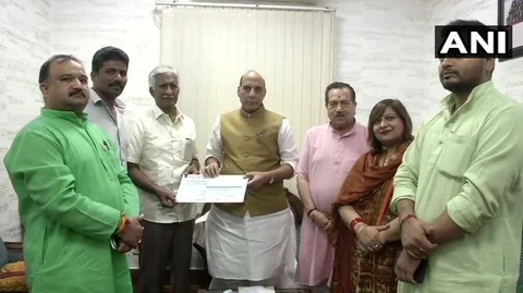 ராணுவத்துக்காகப் பணம் அளித்த முன்னாள் வீரர்