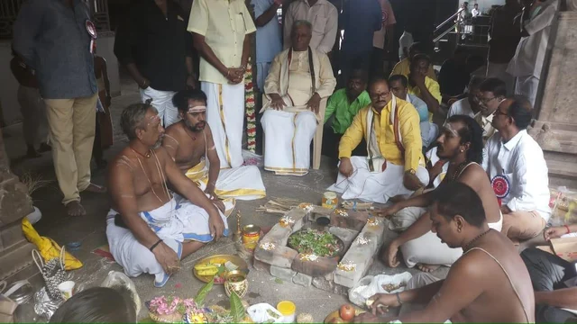 `ரஜினி அரசியலுக்கு வந்து, பூரண நலத்துடன் இருக்க வேண்டும்!' - சிதம்பரத்தில் ரசிகர்கள் சிறப்பு யாகம்