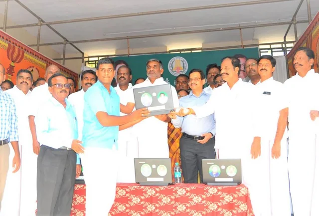 ‘முதல்வர் மாவட்டத்துக்கு போவதே பதவி உயர்வுதான்!’ - கலெக்டரைக் கலாய்த்த அமைச்சர் வீரமணி