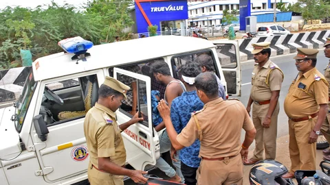 திருச்சி கல்லூரி மாணவர்கள் தாக்குதல்
