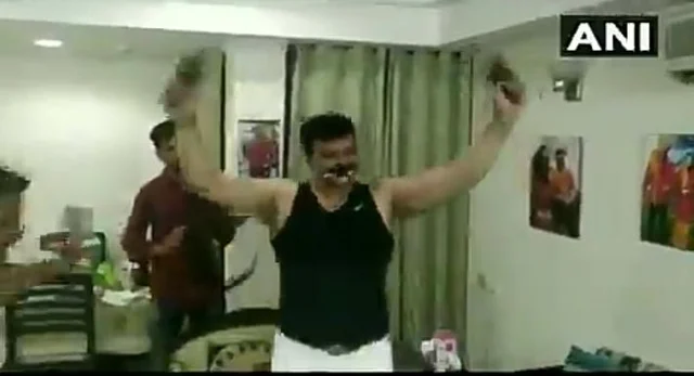 துப்பாக்கியுடன் ப்ரணவ் சிங்