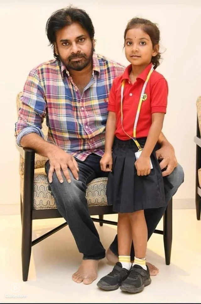 `இவர் வேற மாதிரி அரசியல்வாதி... !' - பவன் எப்படிப்பட்டவர்?