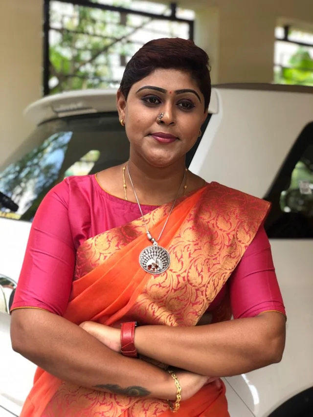 லயா