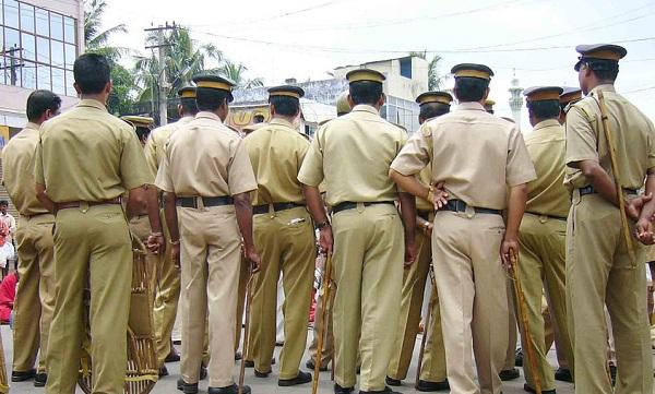 வடமாநிலத்தவரிடம் விசாரணை நடத்துவதில் சிரமம் - இந்தி படிக்கும் கேரள போலீஸார்!