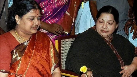 ஜெயலலிதா, சசிகலா