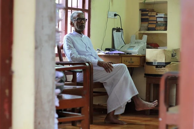 `வீரப்பனுடன் பேச்சுவார்த்தைக்குப் போகாமலிருந்திருந்தால்..?' - பழ.நெடுமாறன் பகிரும் பதைபதைக்கும் அனுபவம் #LetsRelieveStress