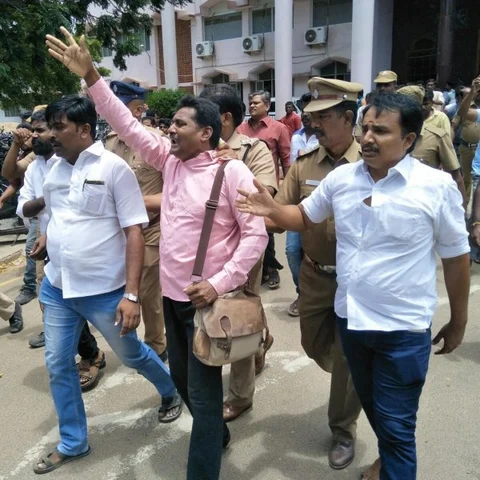 `முகிலன், சமாதியில் உள்ளதாகக் கூறுவதா?' - உயர் நீதிமன்றத்தில் அச்சம் தெரிவித்த வழக்கறிஞர்
