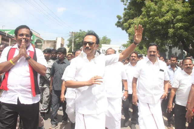 வாக்கு சேகரித்த ஸ்டாலின்.