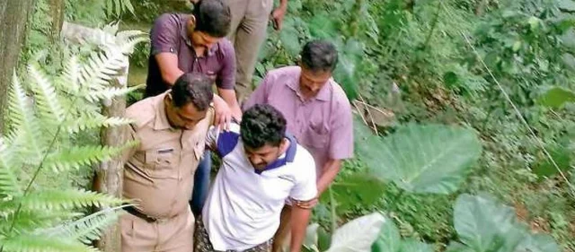 ராகி புதைக்கப்பட்ட இடத்தைக் காண்பிக்கும் ஆதர்ஷ்