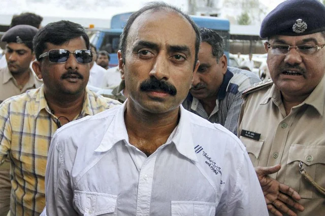 மோடியை விமர்சித்தவர்... ஐ.பி.எஸ் அதிகாரிக்கு ஆயுள் தண்டனை கிடைத்த பின்னணி!