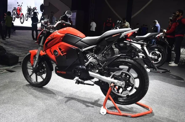 ரிவோல்ட் மோட்டார்ஸின் RV 400... இதுக்கும் மைக்ரோமேக்ஸுக்கும் சம்பந்தம் உண்டு!