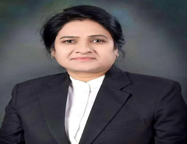 பெண் வழக்கறிஞரைத் துப்பாக்கியால் சுட்டுக் கொன்ற நபர் மரணம் - நீதிமன்றத்தில் நிகழ்ந்த கொடூரம்!