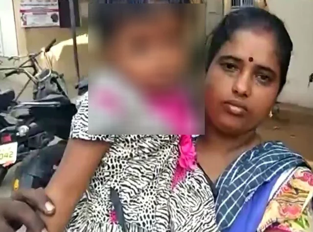 சிகிச்சையில் இருந்த 4 வயதுக் குழந்தையைக் கடித்த தெருநாய்கள்! - அரசு மருத்துவமனையில் அதிர்ச்சி