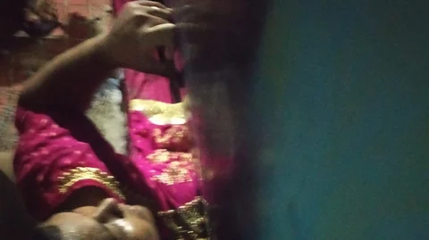 பிளாட்பாரத்தில் சிக்கிய பெண்