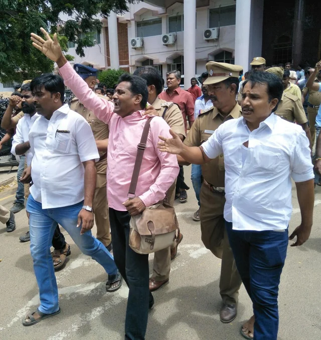 `முகிலன், சமாதியில் உள்ளதாகக் கூறுவதா?' - உயர் நீதிமன்றத்தில் அச்சம் தெரிவித்த வழக்கறிஞர்
