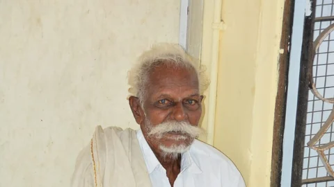 முதியவர் கோபால்