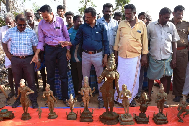 `புதுக்கோட்டையில் தோண்டத் தோண்ட கிடைத்த ஐம்பொன் சிலைகள்: 1,000 ஆண்டுகள் பழைமையானதா?’
